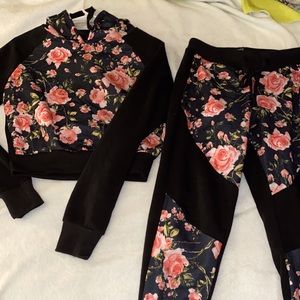 🌷Floral Cropped Sweatshirt & Joggers Outfit 🌷